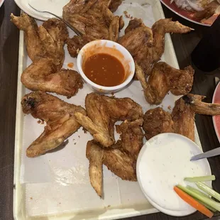 chicken wings and fried chicken, bbq chicken, bbq wings, chicken, chicken wings, fried chicken, poultry, food, fried chicken wings