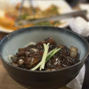 자짱면 black bean noodle