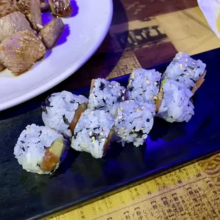 Tuna avocado roll