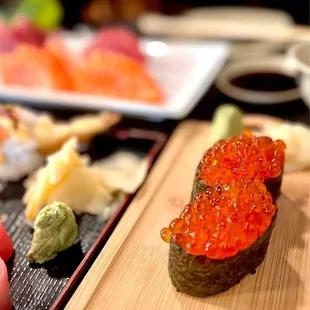 ikura nigiri