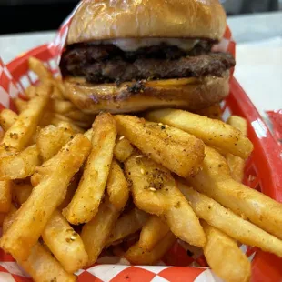 Yukon Pizza - Double Smashburger w/Fries
