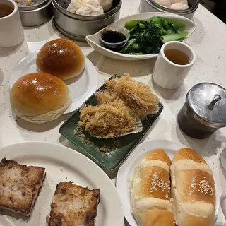 DS26 Baked Coconut Bun