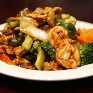 a plate of stir fried vegetables