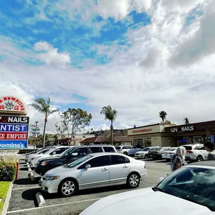 Parking lot and Chapman Ave signage