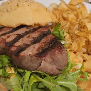 Steak sandwich w in-house chips