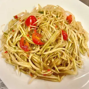 Tum Mak Hoong (Spicy Papaya Salad)