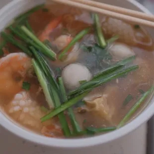 Won ton w/ egg noodle