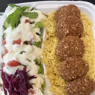 Falafel platter - crispy and full of flavor (comes with tahini sauce)