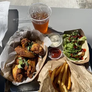 6 pc Honey Sriracha wings, shrimp taco, fries and sweet tea. This is my favorite thing to get from Yumbii.