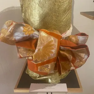 a bow and the size and pattern.....mean different things