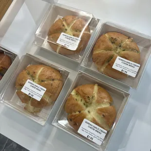 Korean garlic cream cheese bread