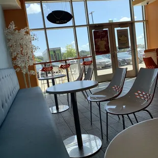 Entrance/ Seating area