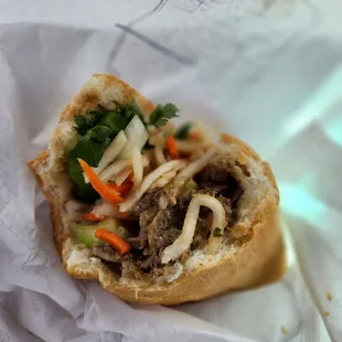 #4 grilled chicken sandwich , crunchy roll , good meat to veggies ratio, chicken was well seasoned and tasty. Left full and satisfied.