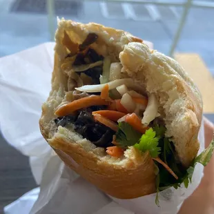 Tofu mushrooms sandwich