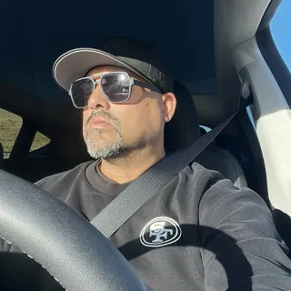 Gil L.