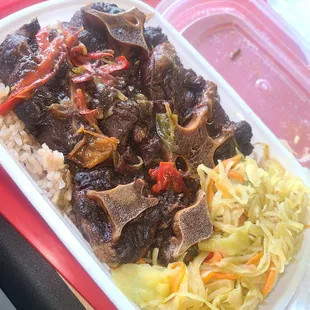 Large oxtail, rice and cabbage