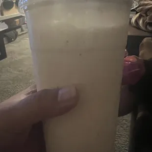 Bomb Fresas con crema smoothie with mango and pineapple