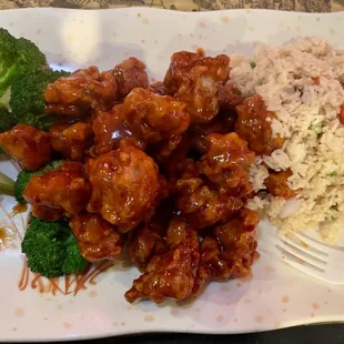 General Tso's Chicken w/ Fried rice and egg roll.