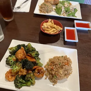 Shrimp and Broccoli lunch portion with fried rice.
