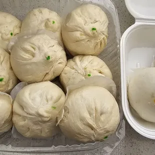 Pork &amp; Quail Egg Bun and Custard