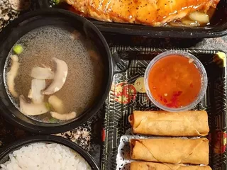 Tomo Japanese Steakhouse and Sushi Bar