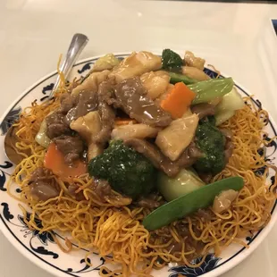 Triple Delight Hong Kong Style (Crispy Noodle) Chow Mein