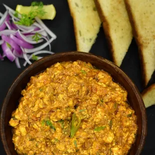 Paneer Baldi (Shredded paneer curry)