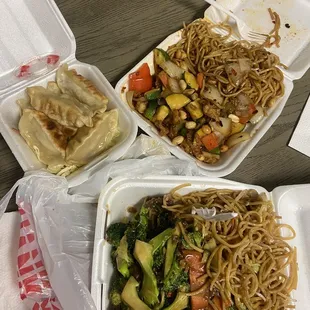 1 Item with Chow Mein Combo Plate  Beef with Mixed Vegetables