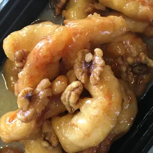 House Specialty Walnut Chicken with Crunchy Glazed Walnuts