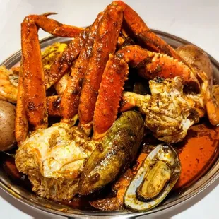 #9 snow crab, shrimp and green muscles