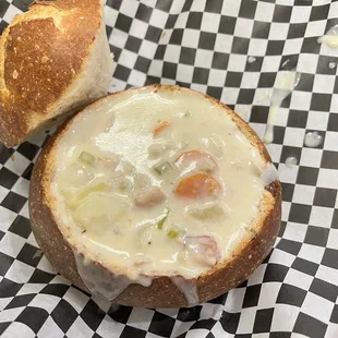 Clam chowder in bread bowl