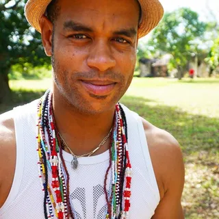 Gustavo L.