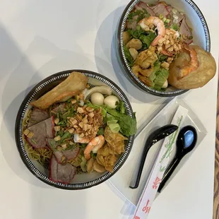 House Special Egg Noodles Dry and Broth ( fried shrimp cake won ton, shrimp, squid, quail egg, bbq pork)