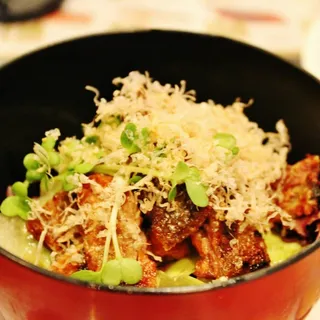 Sa6.5. Salmon Skin Salad