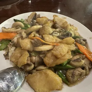 Fish With Asparagus Garlic Sauce