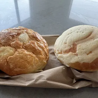 Sweet Custard Cream Bun