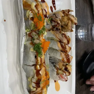 Y19. Bay Scallop Sushi Roll