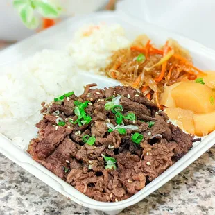 Bulgogi Lunch Plate - the meat melts in your mouth!!