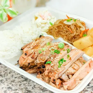 BBQ Chicken Lunch Plate - the best tasting Hawaiian teriyaki chicken I&apos;ve had