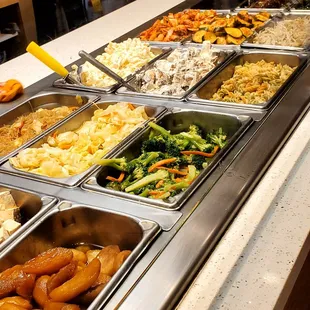 ows a variety of food items