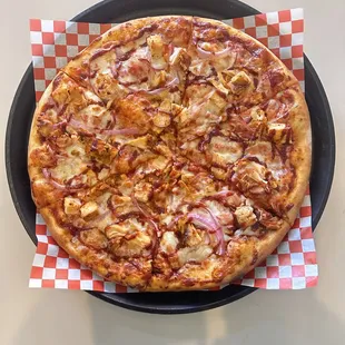 BBQ chicken pizza