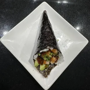 Salmon Belly Handroll
