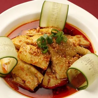 Tender Organic Chicken in House Sauce