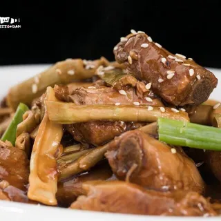 Braised Pork Ribs with Bamboo Shoots