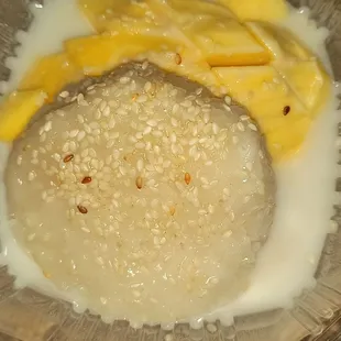 Incredible sweet sticky rice with mango, a delicious and exotic treat!