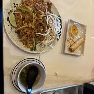 L5. Pad Thai Lunch