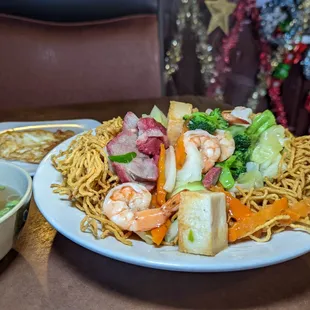 Pan fried crispy noodles $16.50