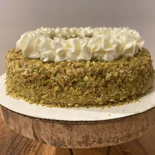Sansrival Cake White Choco Pistacio