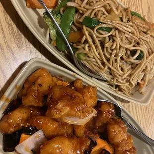 48. Vegetables Lo Mein Noodle L5. General Tso&apos;s Chicken