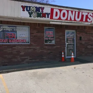 Yummy Yummy Donuts